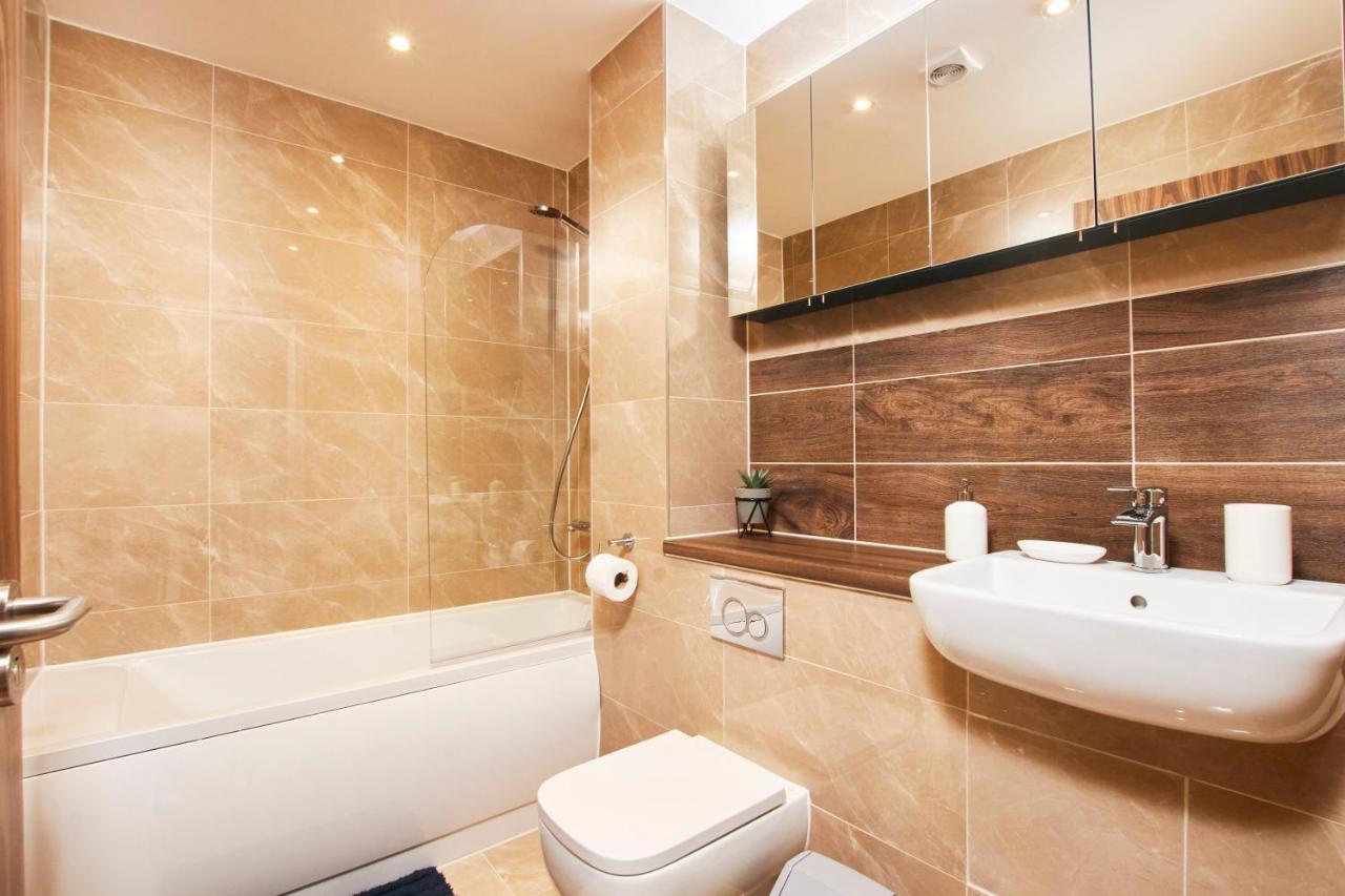 Fabulous 5 Bed House W Parking Villa Manchester Ngoại thất bức ảnh